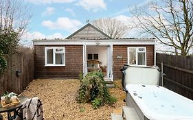 Meadow - Woodland Cottage With Private Hot Tub